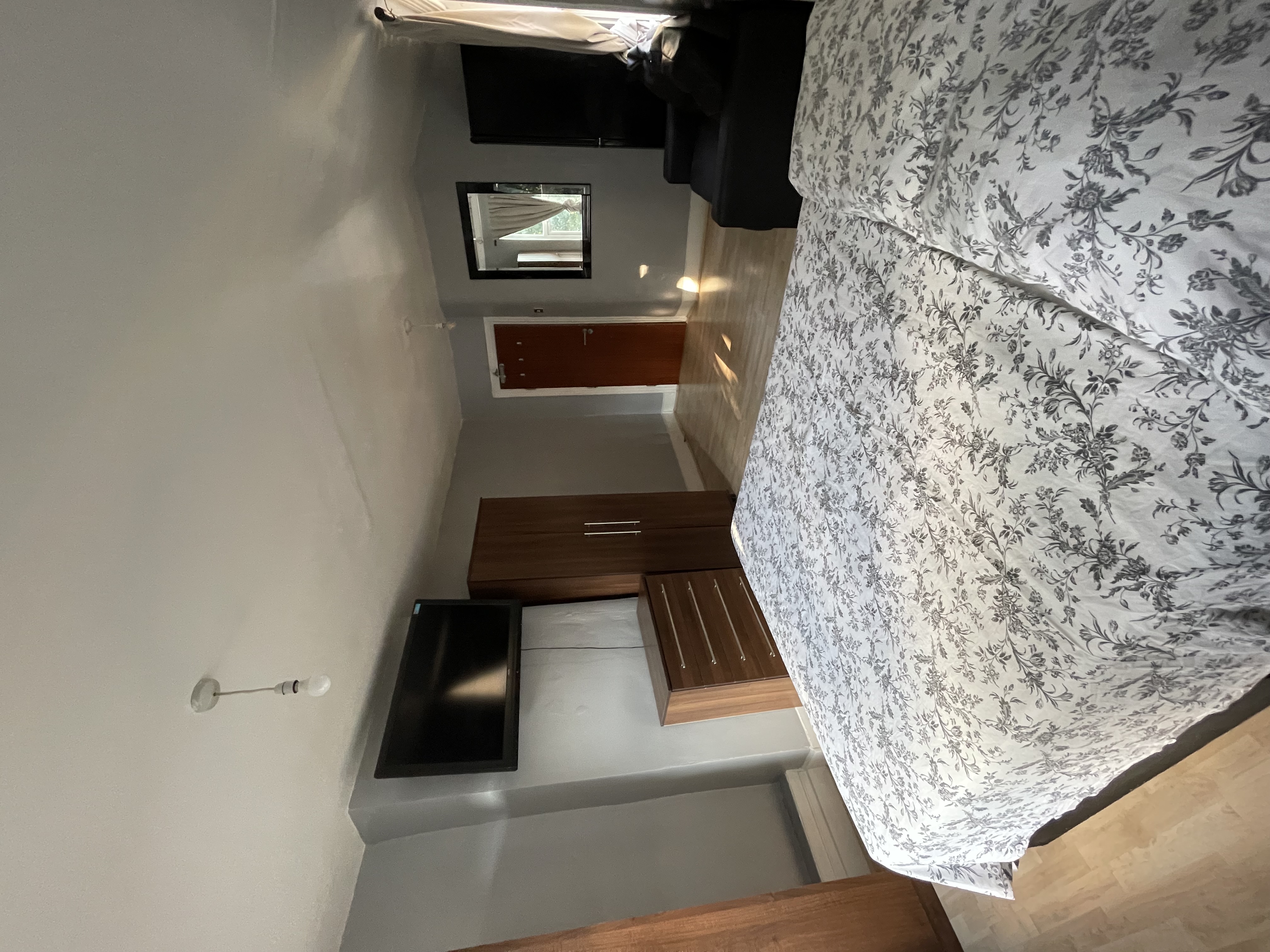 🌟 Large Double Room – Albert Square, Stratford/Maryland (E1