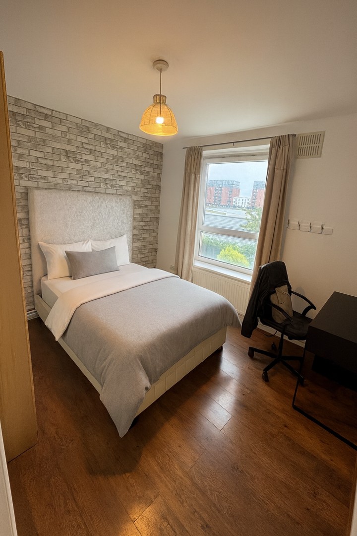 Double Room in Bow (E3)