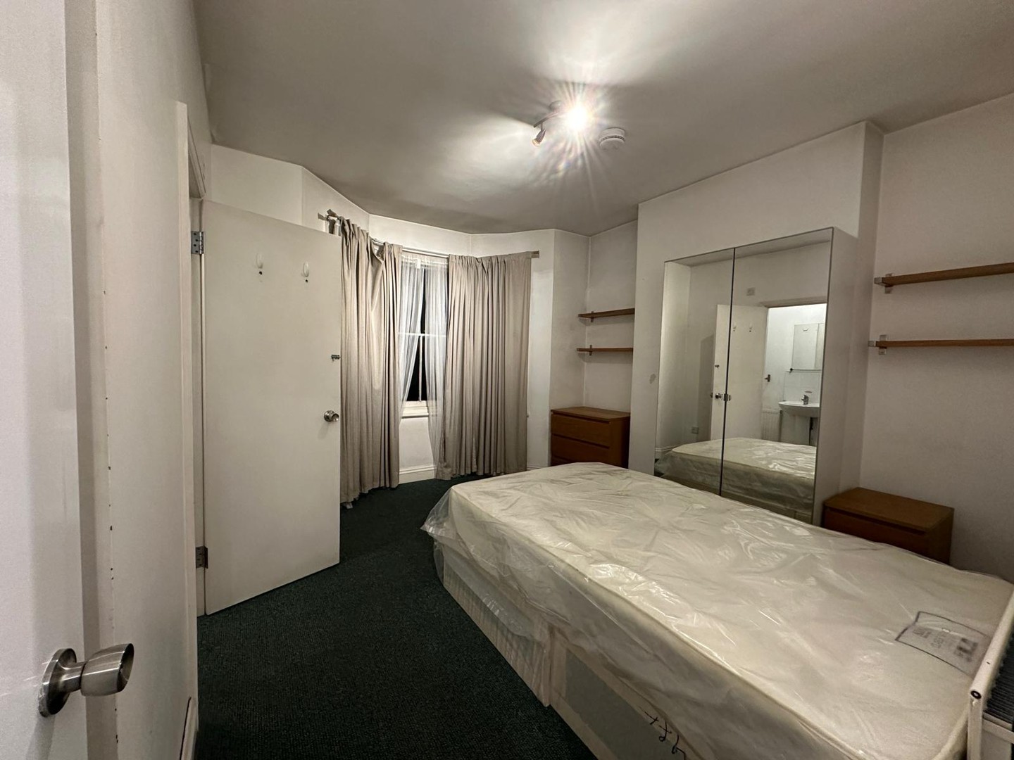 Ensuite Room in Surrey Quays (SE8)