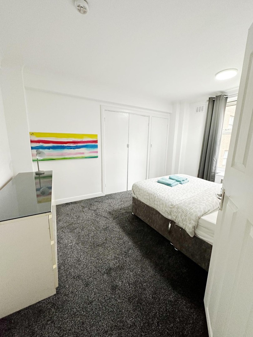 Master Room in Hyde Park (W2)