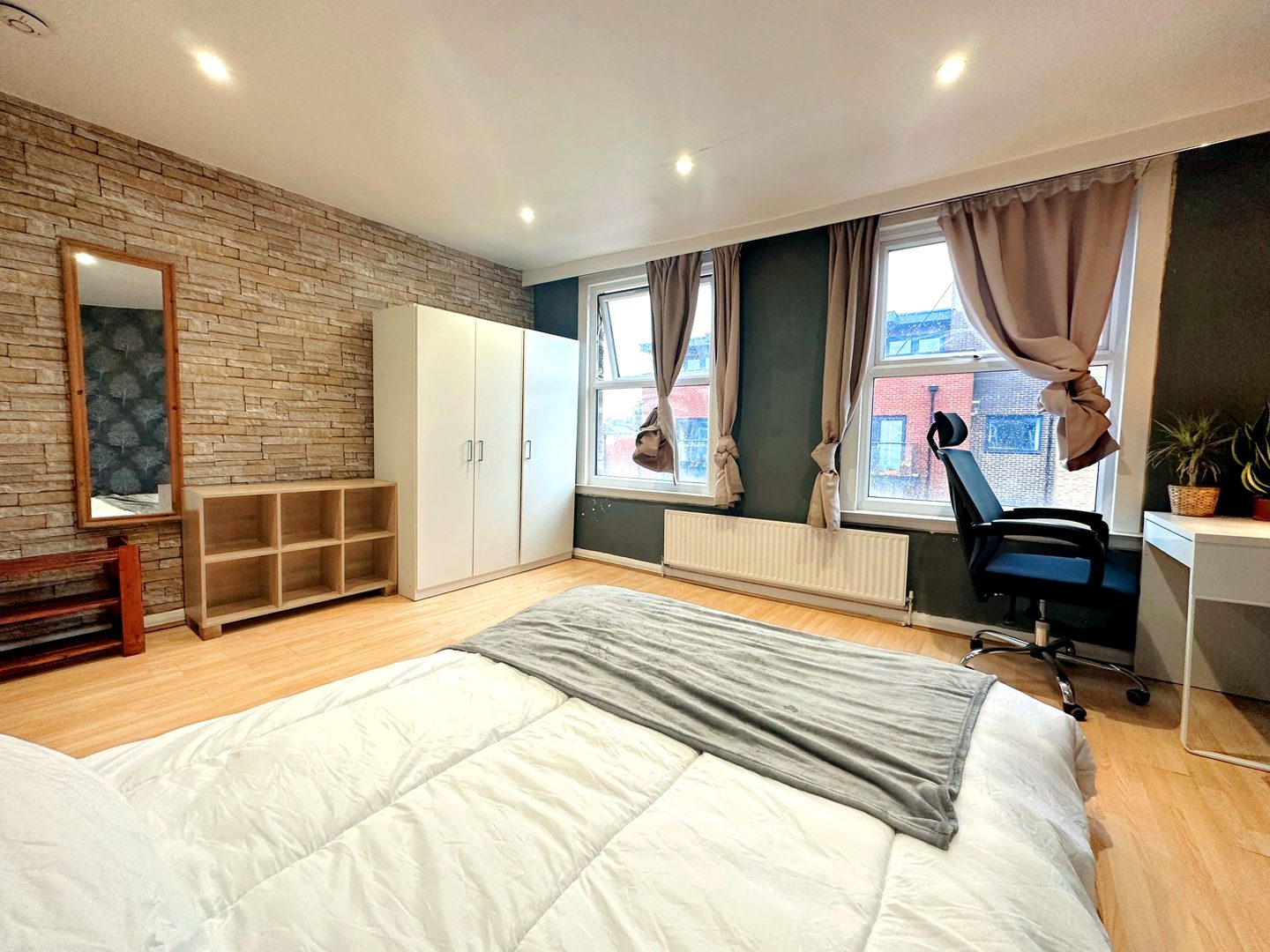 Master Room in Canada Water (SE16)