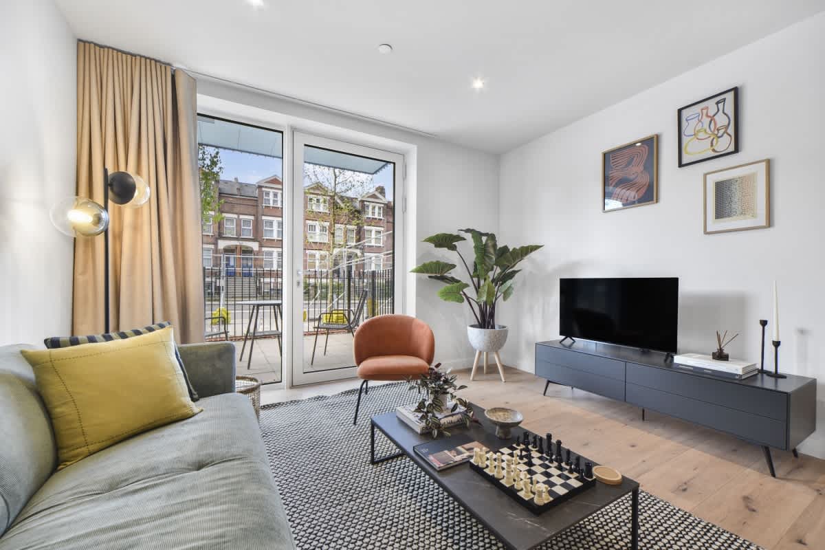 1 Bed Flat with Balcony Terrace - Pet-Friendly!