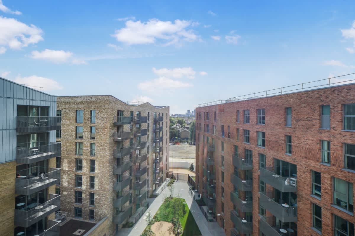 1 Bed Flat with Balcony Terrace - Pet-Friendly!