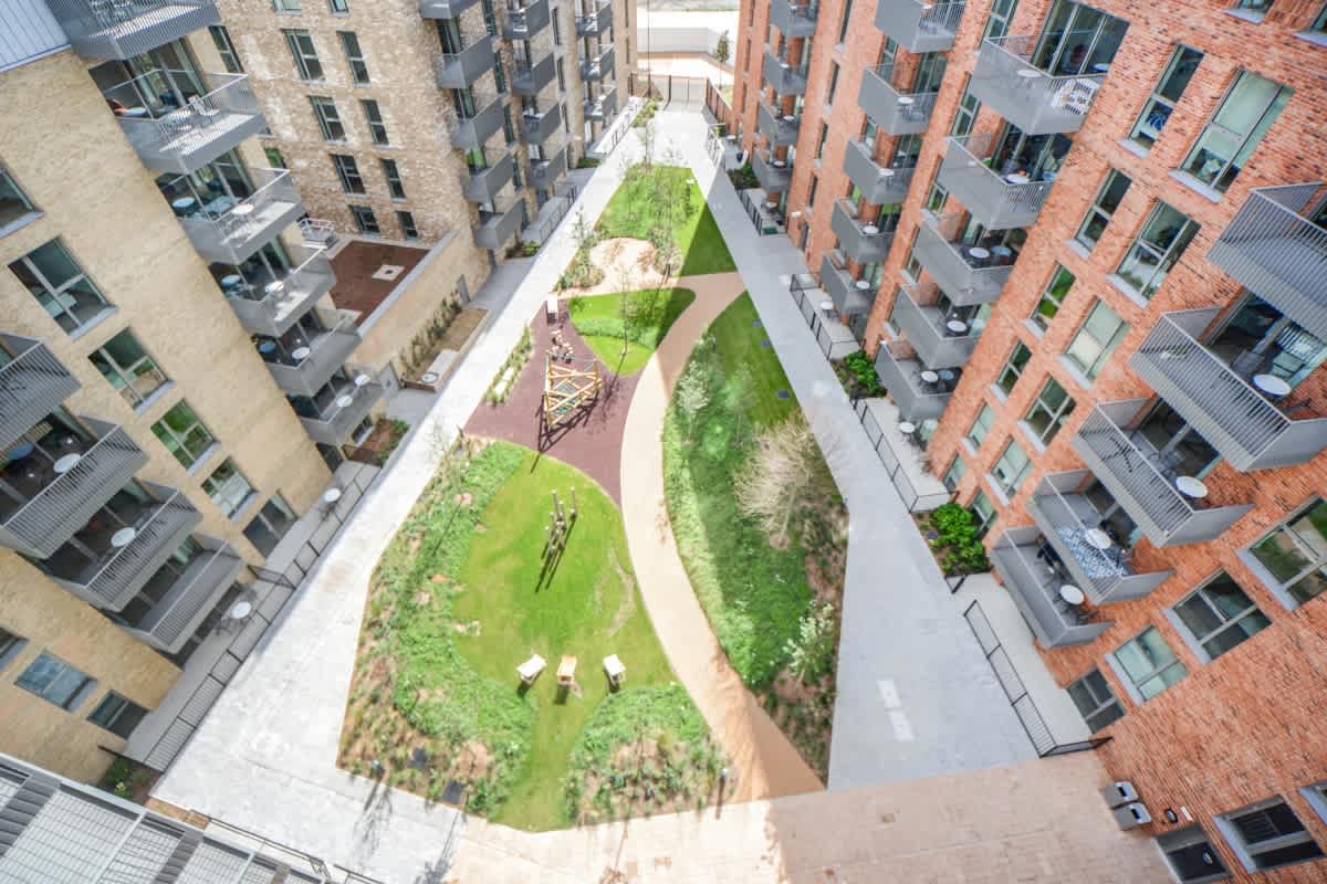 1 Bed Flat with Balcony Terrace - Pet-Friendly!