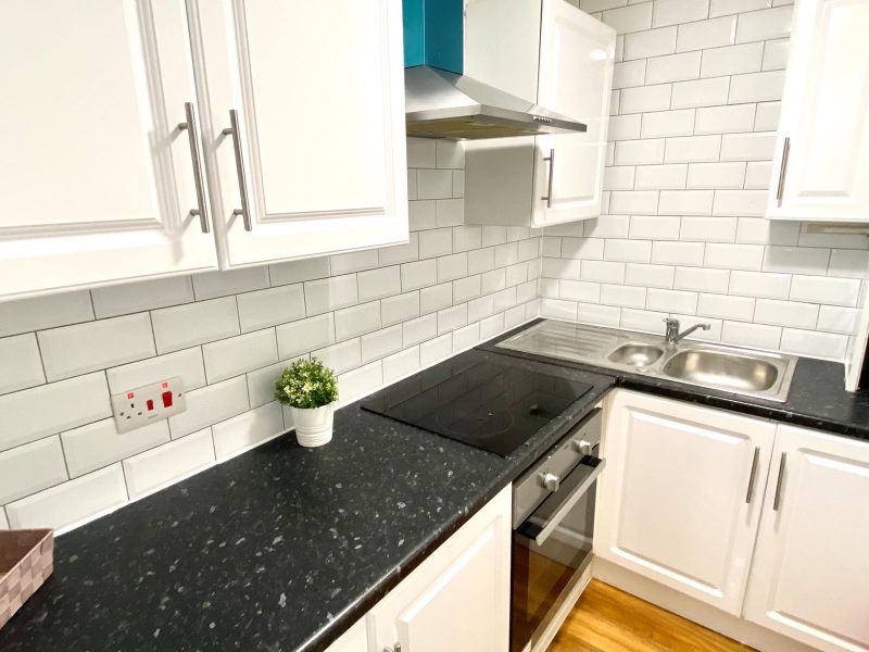 Double Room In Warwick Avenue