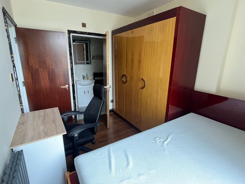 x3 double rooms close to Paddington