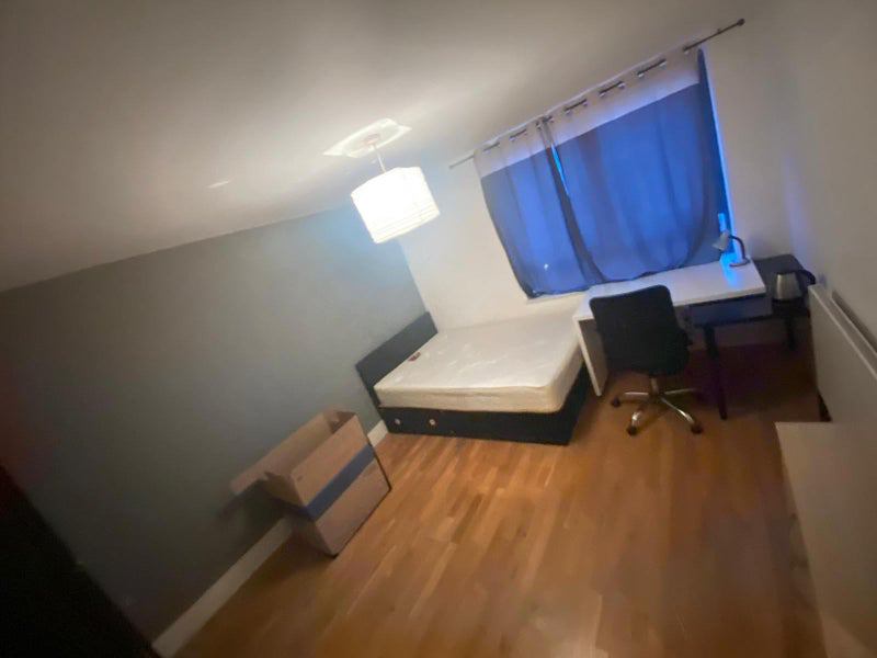 ☀️Spacious And Bright Room Near Canal☀️