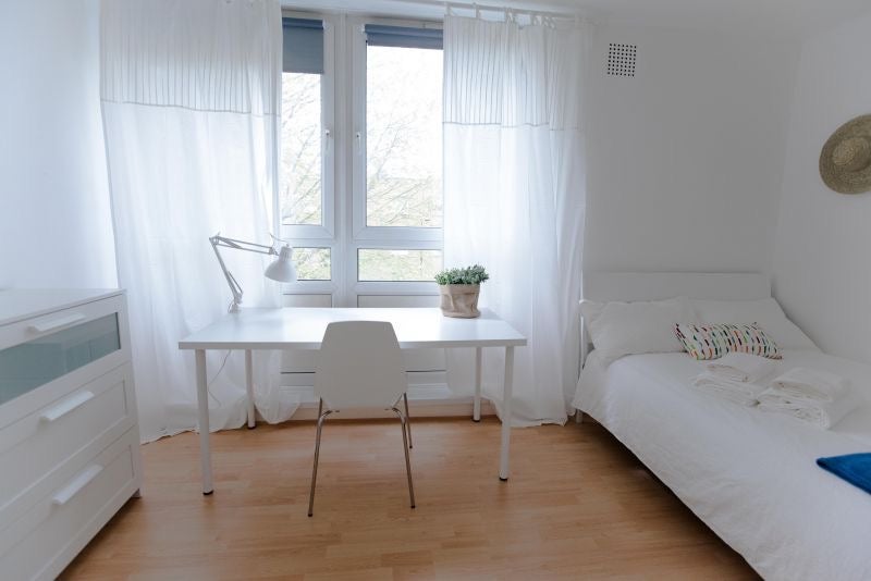 Regents Park! Great Room ! Bills Included