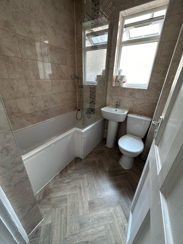 Double room near Downhills Park