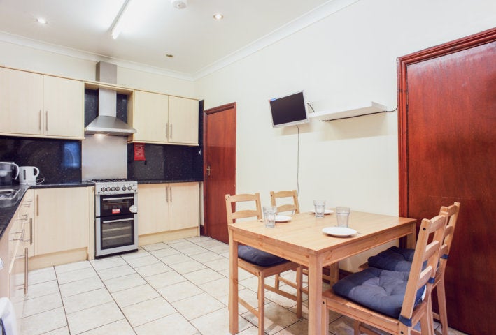x3 doubles rooms in  Leytonstone