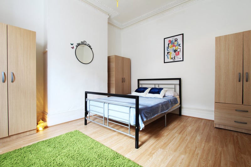++Room for 2 Person+ Single in North ! Bills Incl