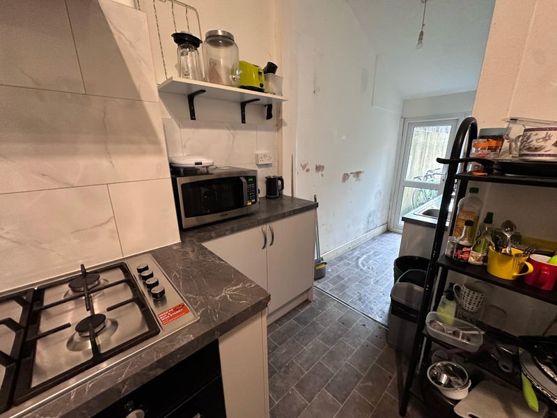 ++Room for 2 Person+ Single in North ! Bills Incl