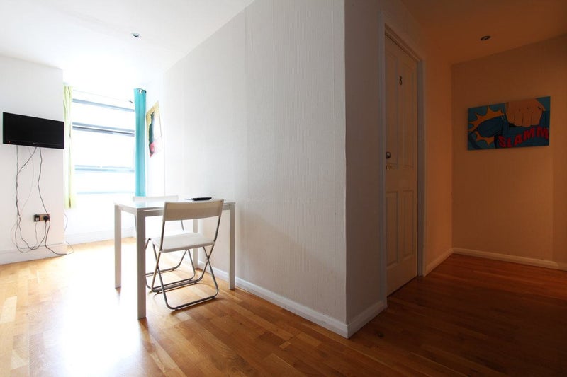 Spacious Ensuite Double room ☀️Limehouse! 