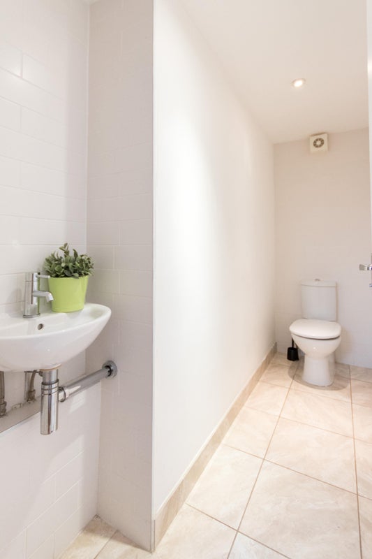  Room Available Now In Limehouse