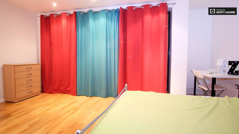 Not Ai***Balcony Room🥇Modern & Clean /3 Bed Flat