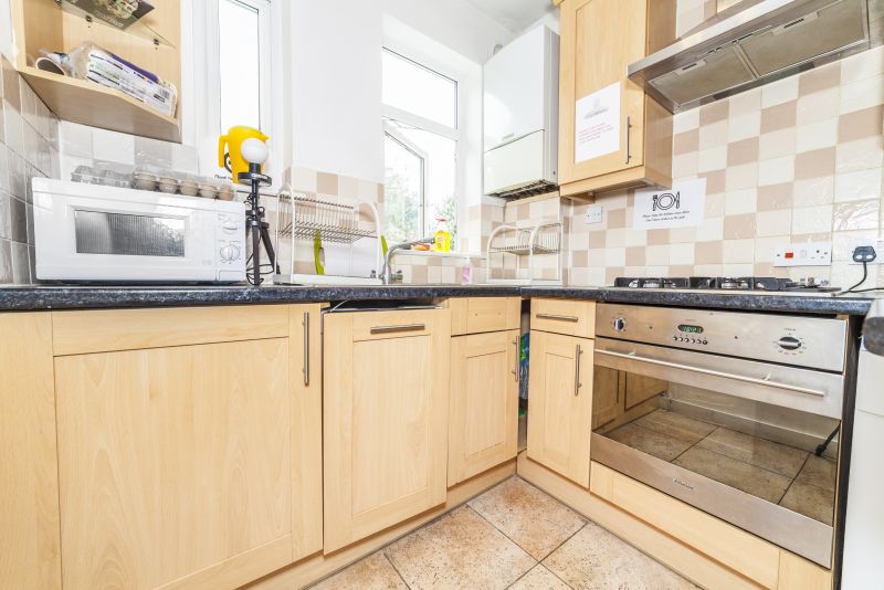 Beautiful Furnished Double Room in a Modern 4-Bed