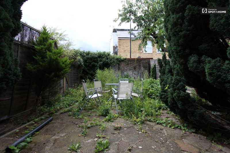 Double room in Abbotsford Avenue