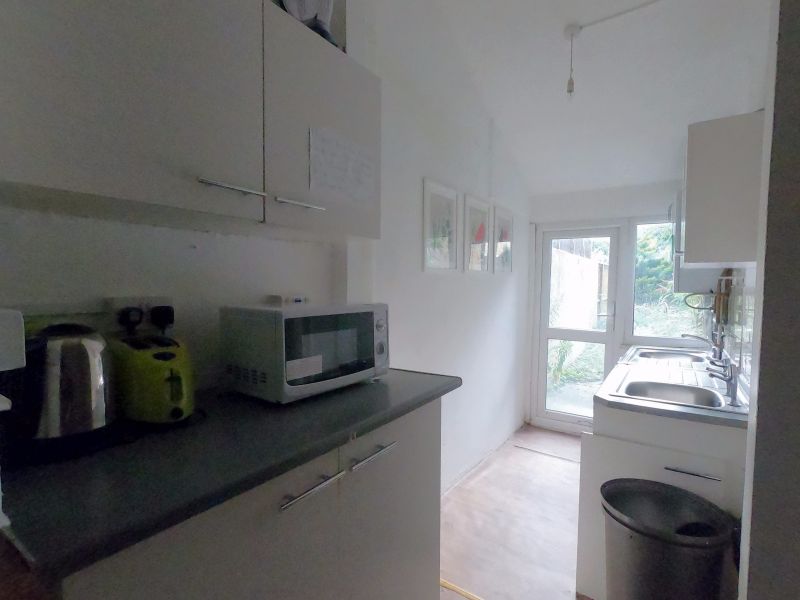 Double room in Abbotsford Avenue