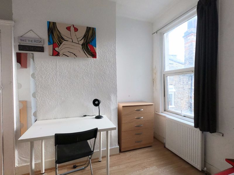 Double room in Abbotsford Avenue