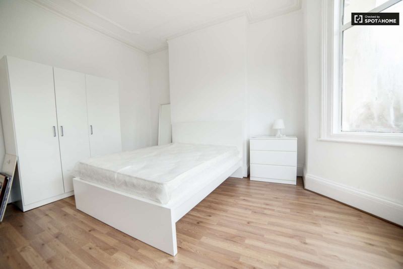 Double room near Sirdar road