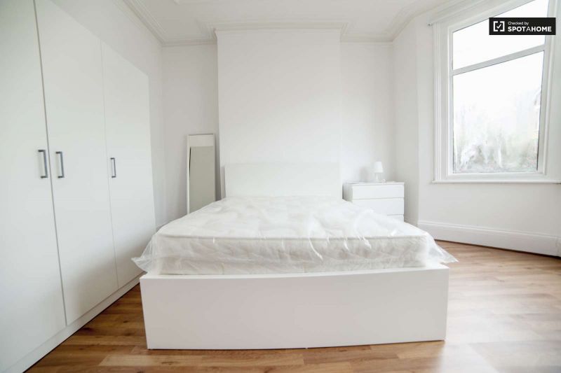 Double room near Sirdar road