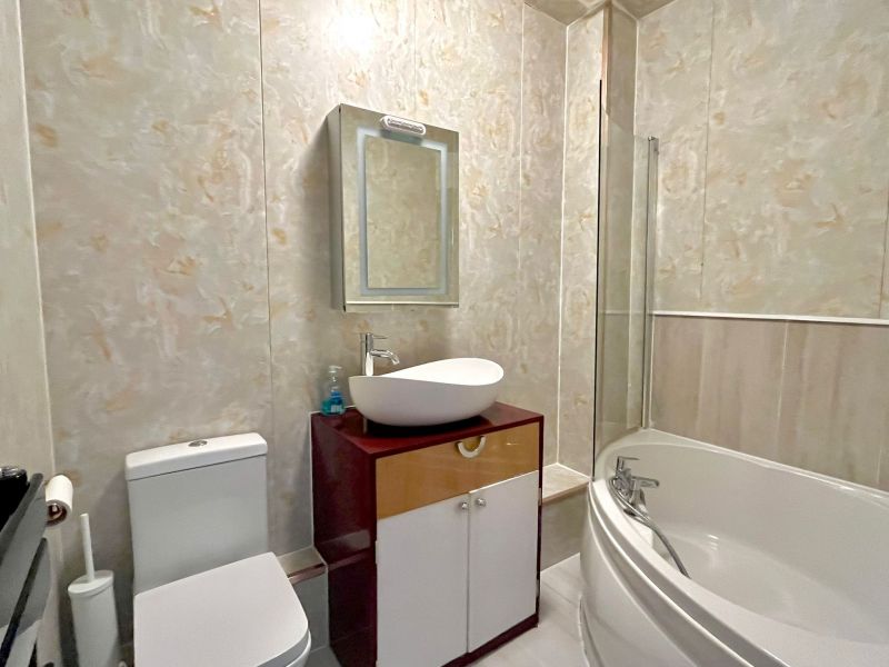 Funirshed Room  / W9 Bills Included
