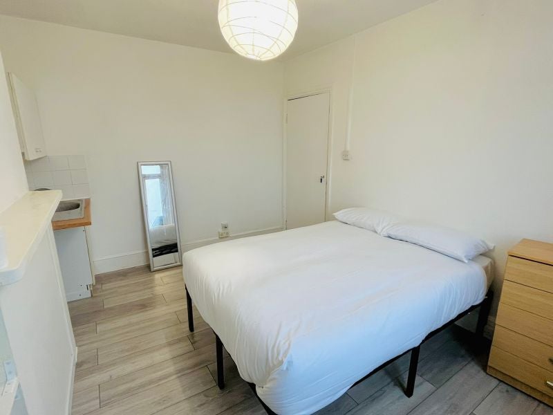 Big &Furnished in Kilburn/ View Today Bills Incl!