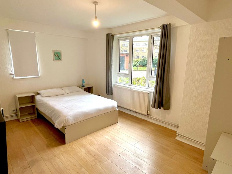 Great Room! 1St July! N1 3 Bed Flat No Living Room
