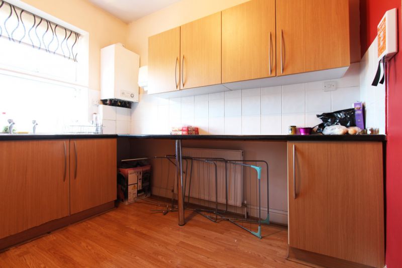👉Spacious Room in E7!  Stratford! Move Asap