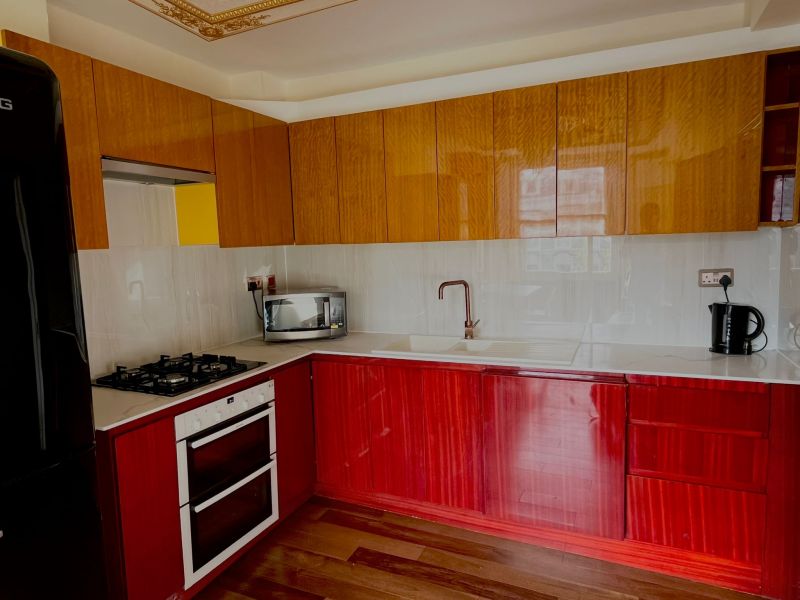 Ensuite Room in W9! Open Plan Kitchen! 3 Bed Flat