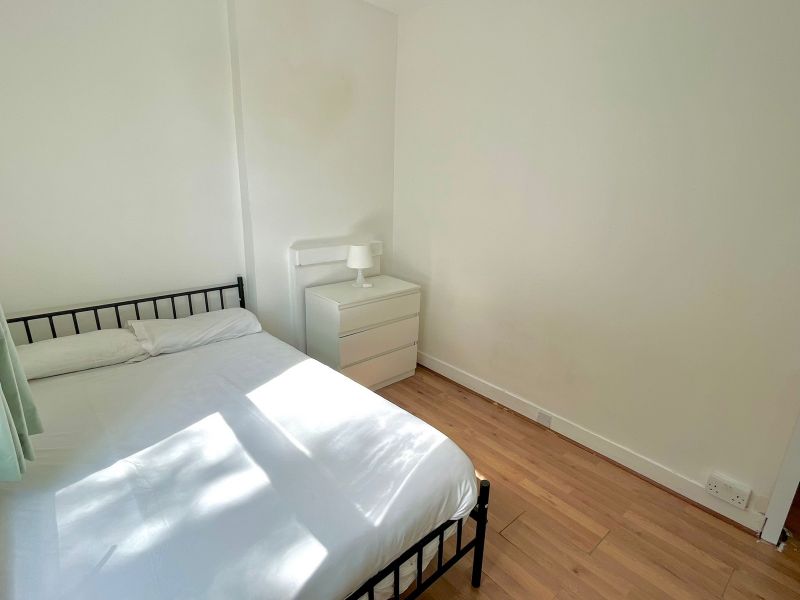 Double room Close Sirdar road