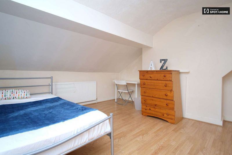 ✨Double Furnished Room In Stratford !