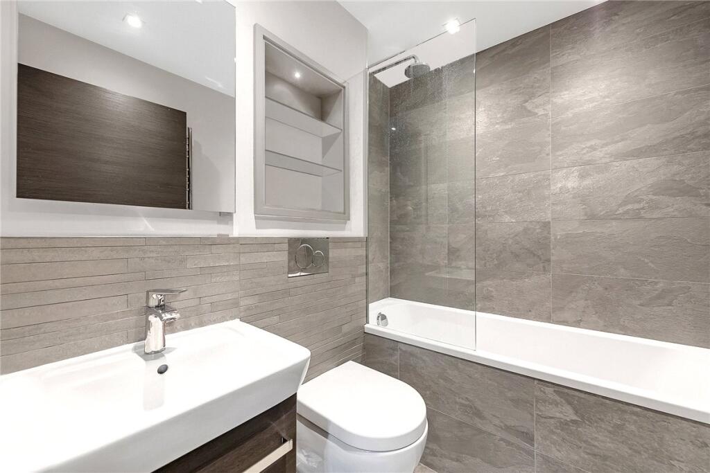 STANDARD ONE BEDROOM FLAT IN FULHAM