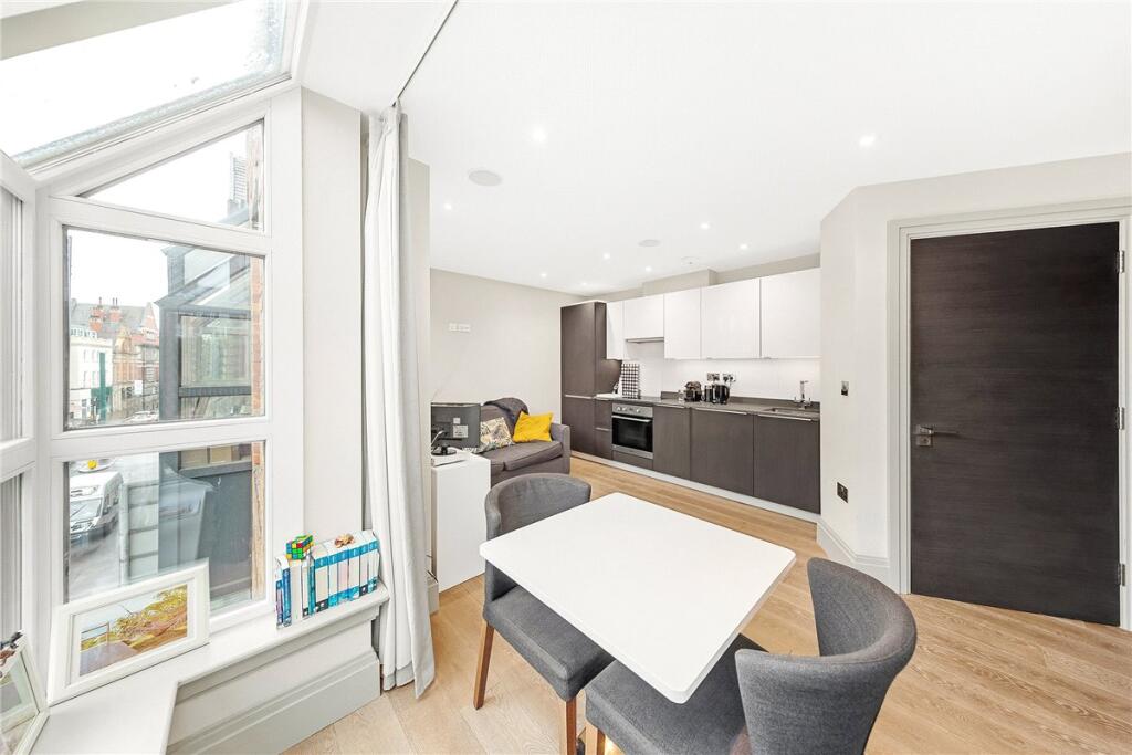 STANDARD ONE BEDROOM FLAT IN FULHAM