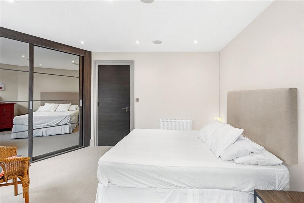 STANDARD ONE BEDROOM FLAT IN FULHAM