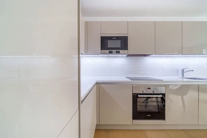 Elegant one bedroom flat Sayer Street, London, SE17 1FH