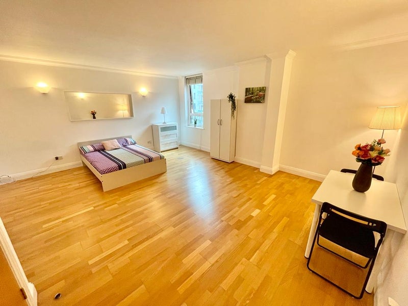 Double Room in Shared Flat – Crossharbour, E14
