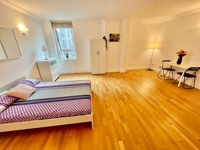 Double Room in Shared Flat – Crossharbour, E14
