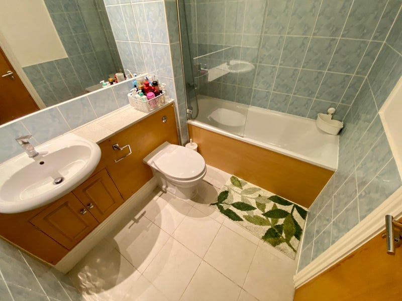 Double Room in Shared Flat – Crossharbour, E14