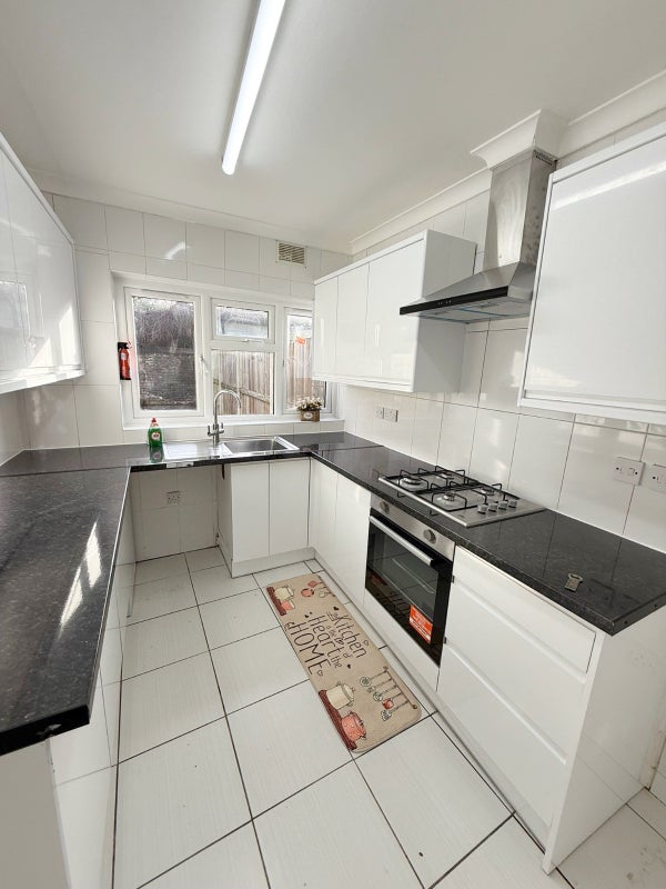 Doubles Bright Rooms in Stratford