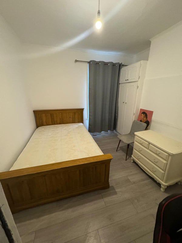 2 Double Rooms in Ratcliff