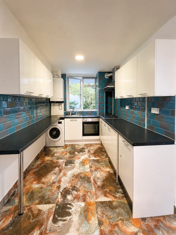⭐Big Rooms Newly Refurbished Flat / Wapping