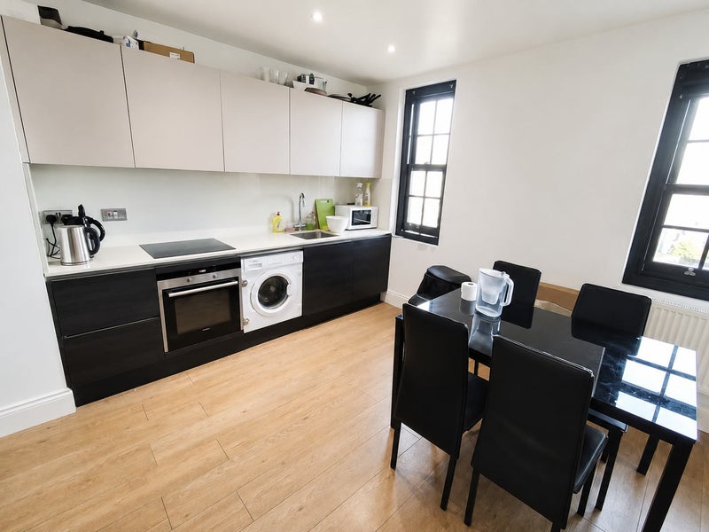Cozy Room in Zone 2 / Near Central