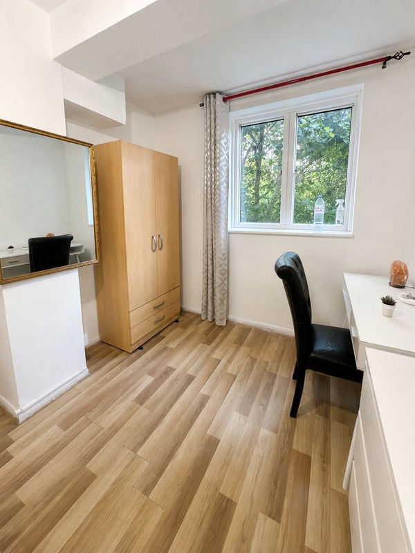 Big Rooms in Bermondsey / 15 min to Central London