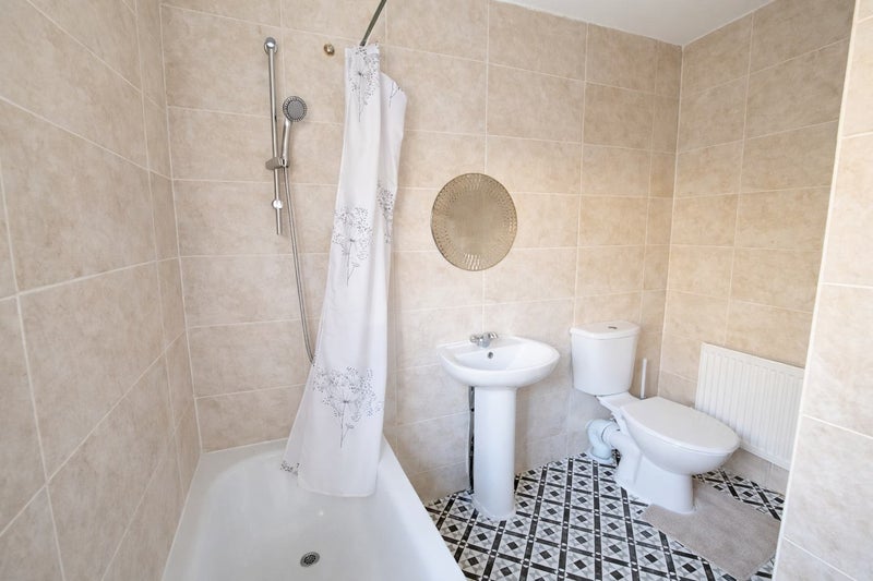 Double Room in Seven Sisters / Turnpike lane