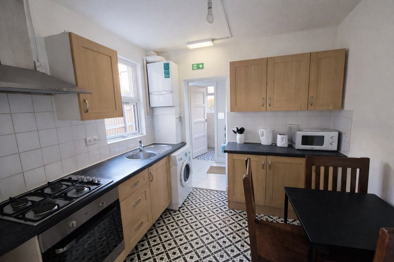 Double Room in Seven Sisters / Turnpike lane