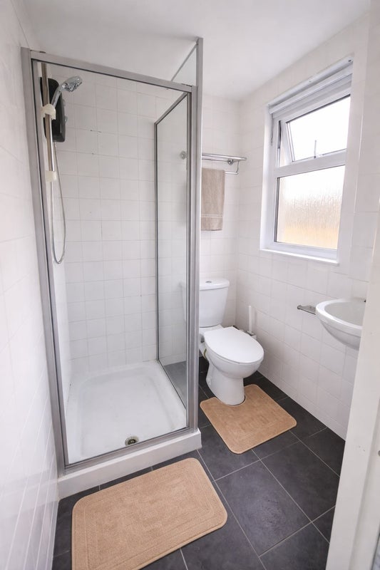 Double Room in Seven Sisters / Turnpike lane