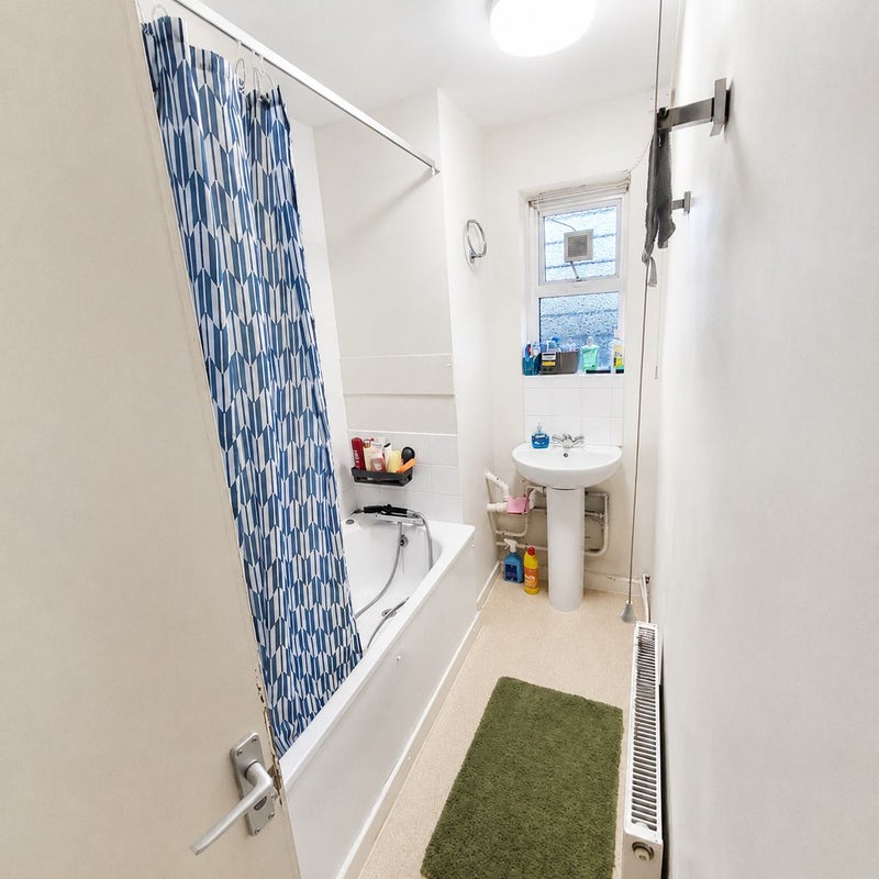 Spacious Double Room near Zone 1!