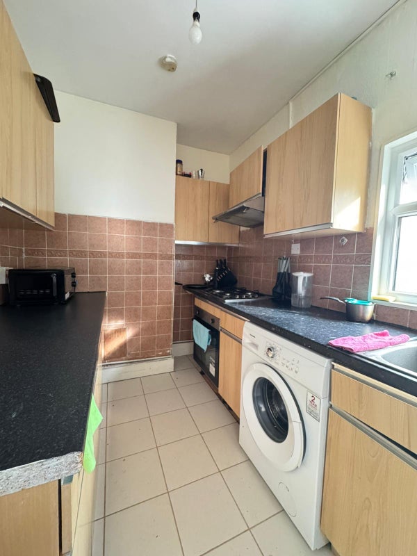 Bright Double Room in Canada Water