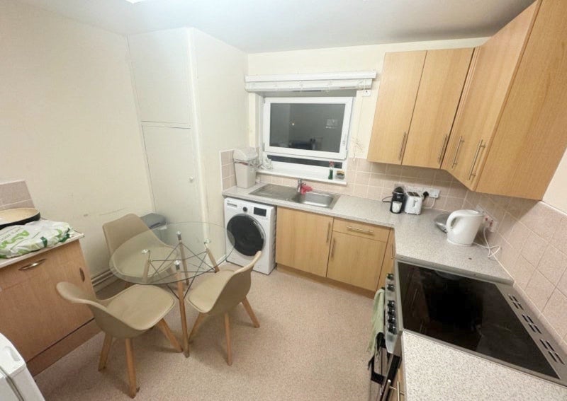 Bright Double Rooms - Bow